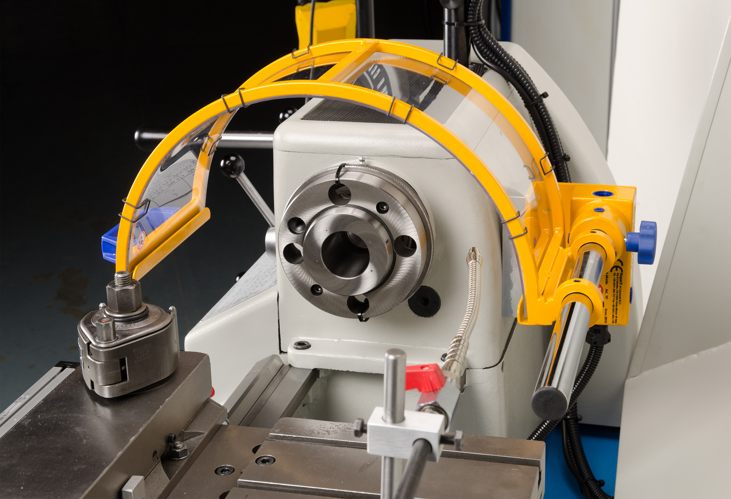 Innovative Splitterschutzhaube im Detail: Präzisionssicherheitstechnologie als Sicherheitsmechanismus für Drehmaschinen