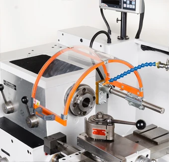 Drehmaschine mit Futterschutzhaube: Innovative Sicherheitslösung zum Schutz von Mitarbeitern bei Präzisionsbearbeitung